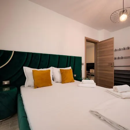 Luxury Sea Boutique & Spa Piscina Sauna Jacuzzi Gym Lägenhet